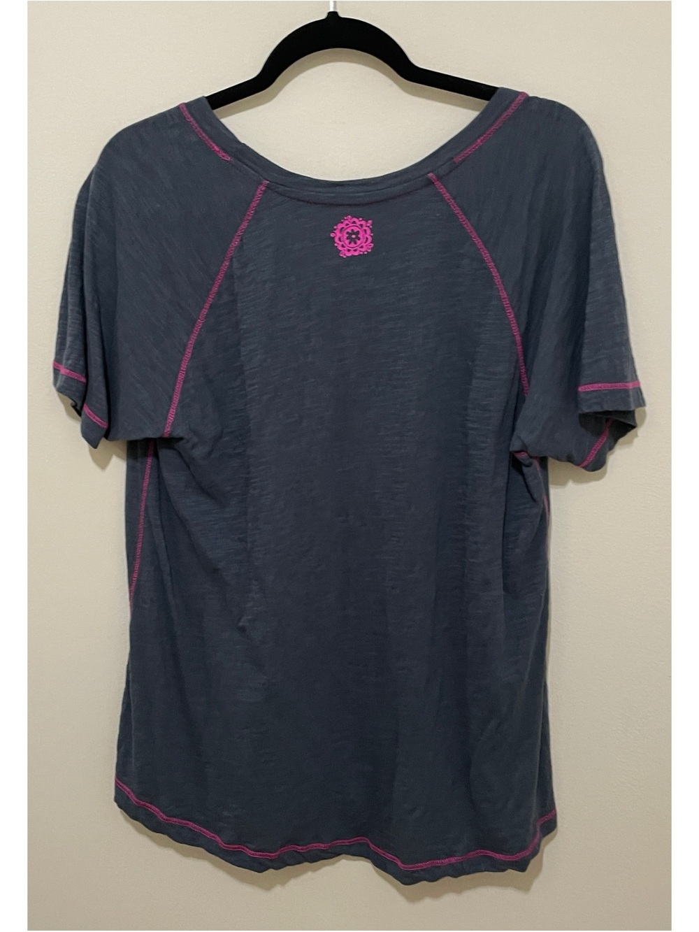 Life is Good Women’s 'Kindness Matters' Floral Top, Size XL - Picture 5 of 6